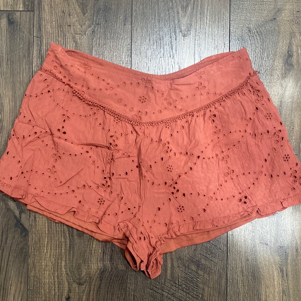 Eyelet shorts